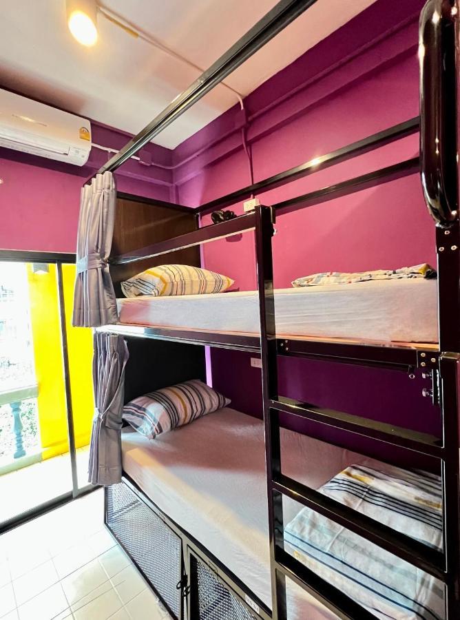 El Biografo Hostel Bangkok Exterior photo